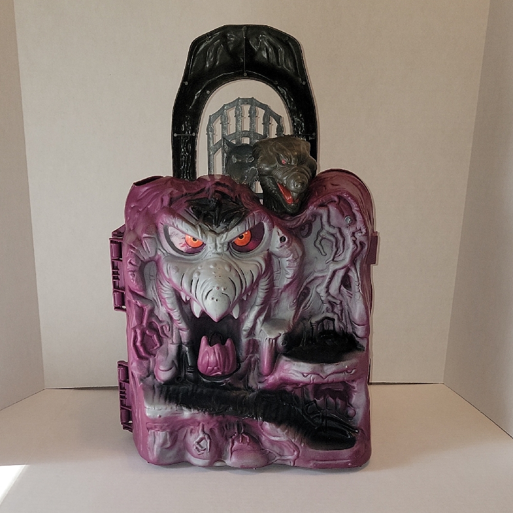 Vintage 1983 MOTU Snake Mountain works but incomplete